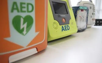 defibrillator buying guide